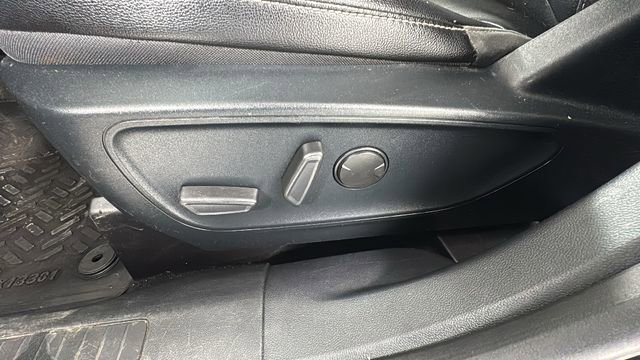 Used 2020 Ford Escape Titanium image 11