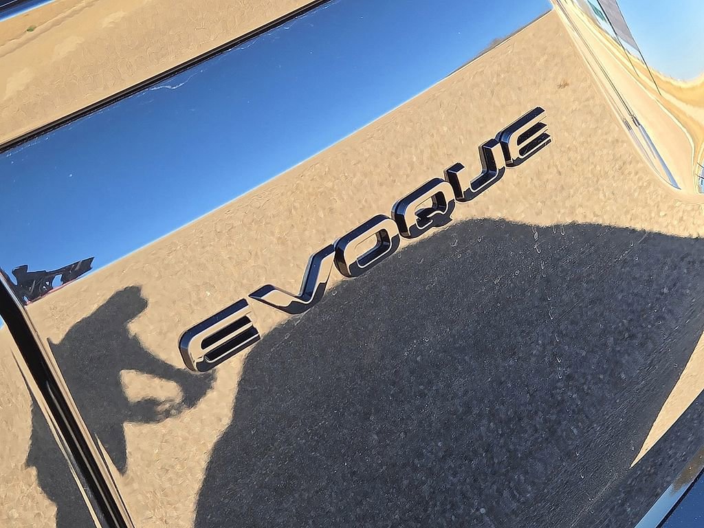 Used 2023 Land Rover Range Rover Evoque SE image 12