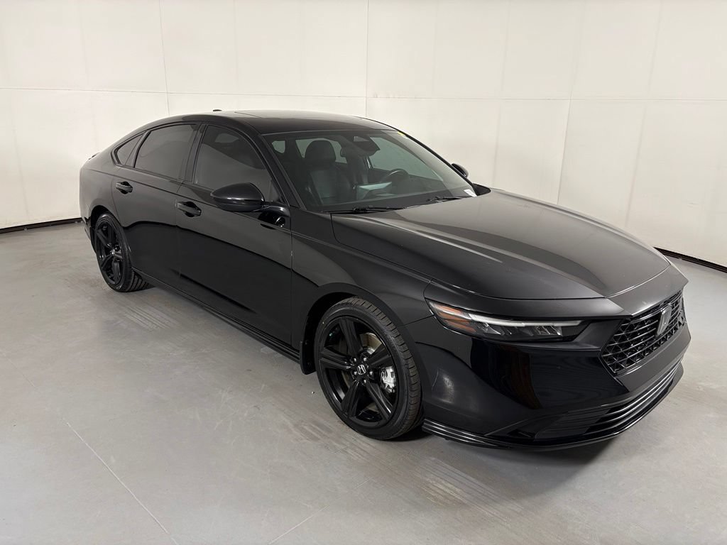 Used 2023 Honda Accord Sport image 2