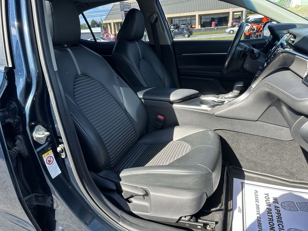 Used 2019 Toyota Camry SE w/ Convenience Package FWD image 30