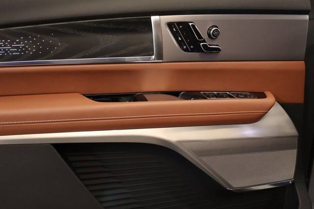 New 2026 Cadillac Vistiq Platinum image 9