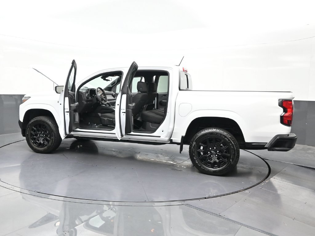 Used 2026 Chevrolet Colorado W/T w/ WT Custom Package RWD image 31