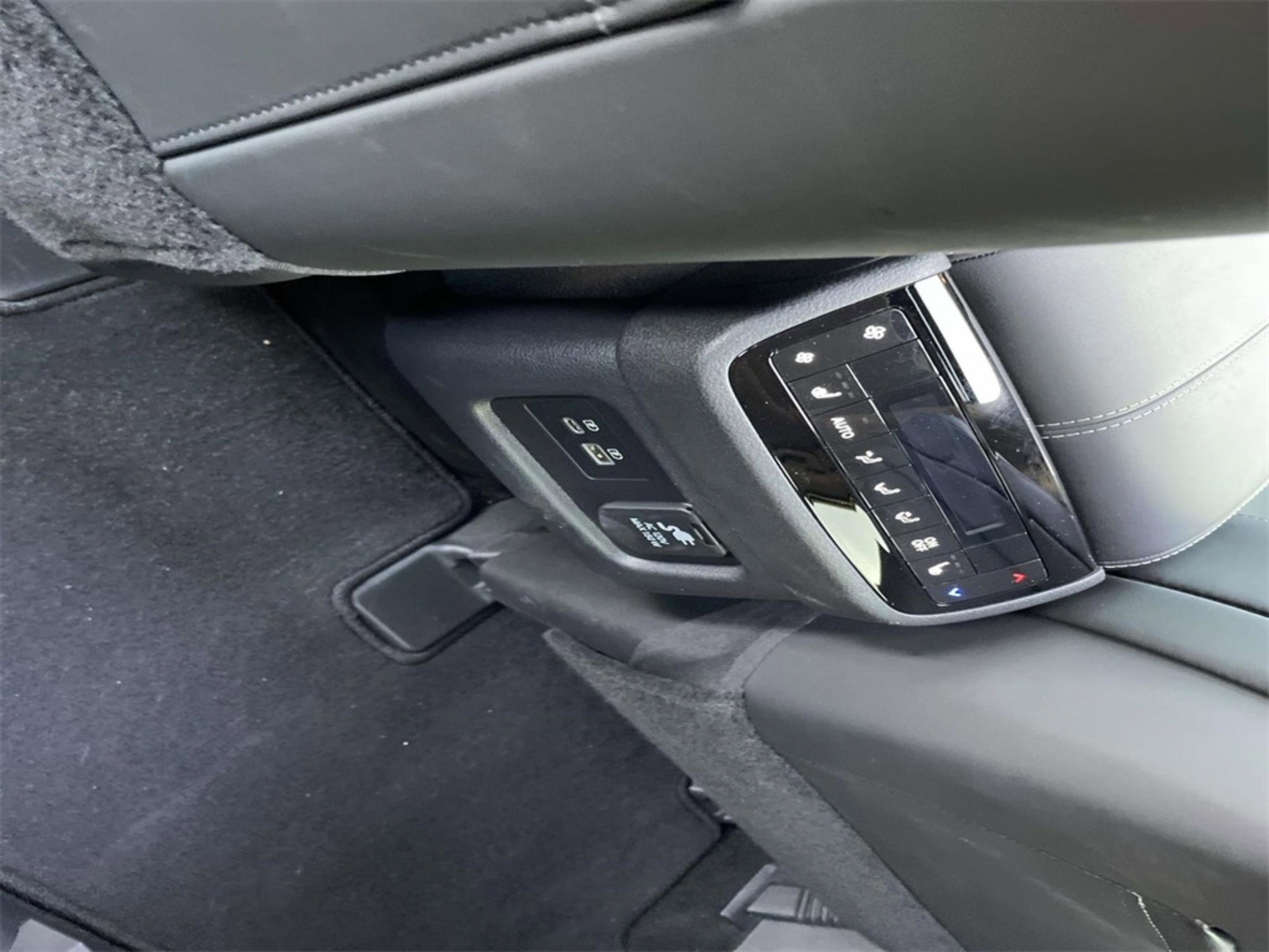 Used 2025 INFINITI QX60 Sensory w/ Vision Package image 4