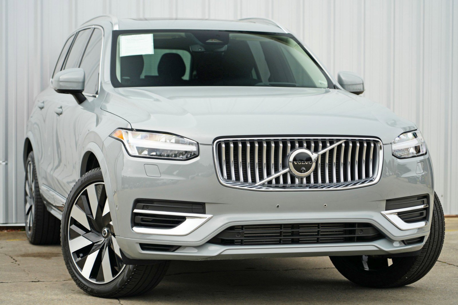 Used 2024 Volvo XC90 T8 Ultimate w/ Protection Package Premier image 4