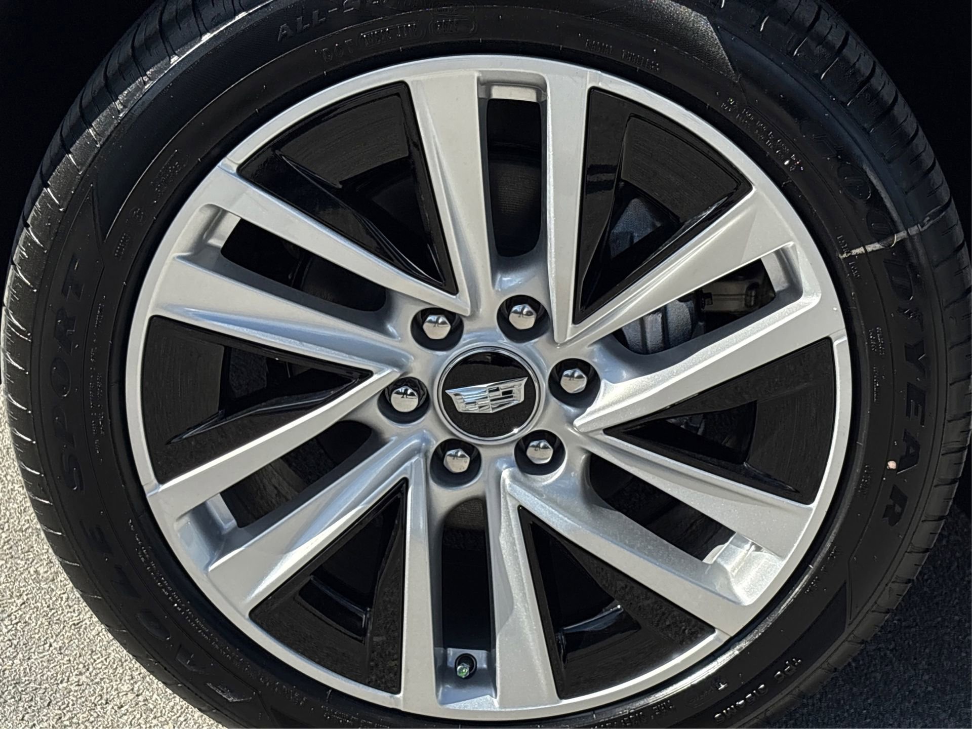 New 2026 Cadillac Vistiq Luxury image 13