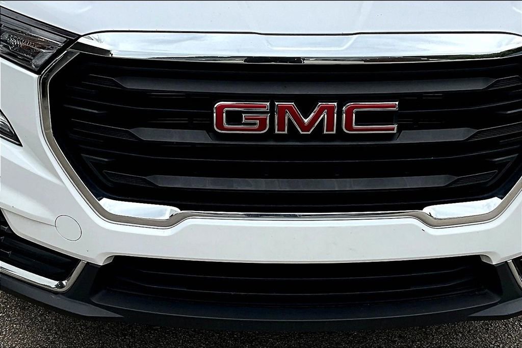 Used 2023 GMC Terrain SLE w/ Driver Convenience Package image 31