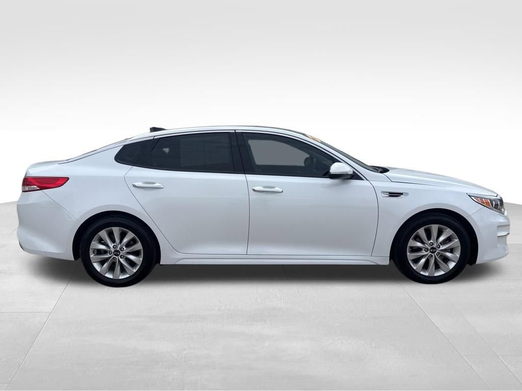 Used 2017 Kia Optima EX w/ Premium Package image 6