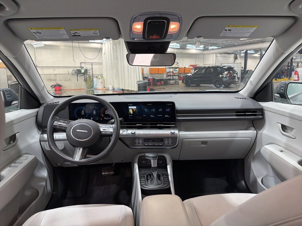 Used 2025 Hyundai Kona SEL image 29