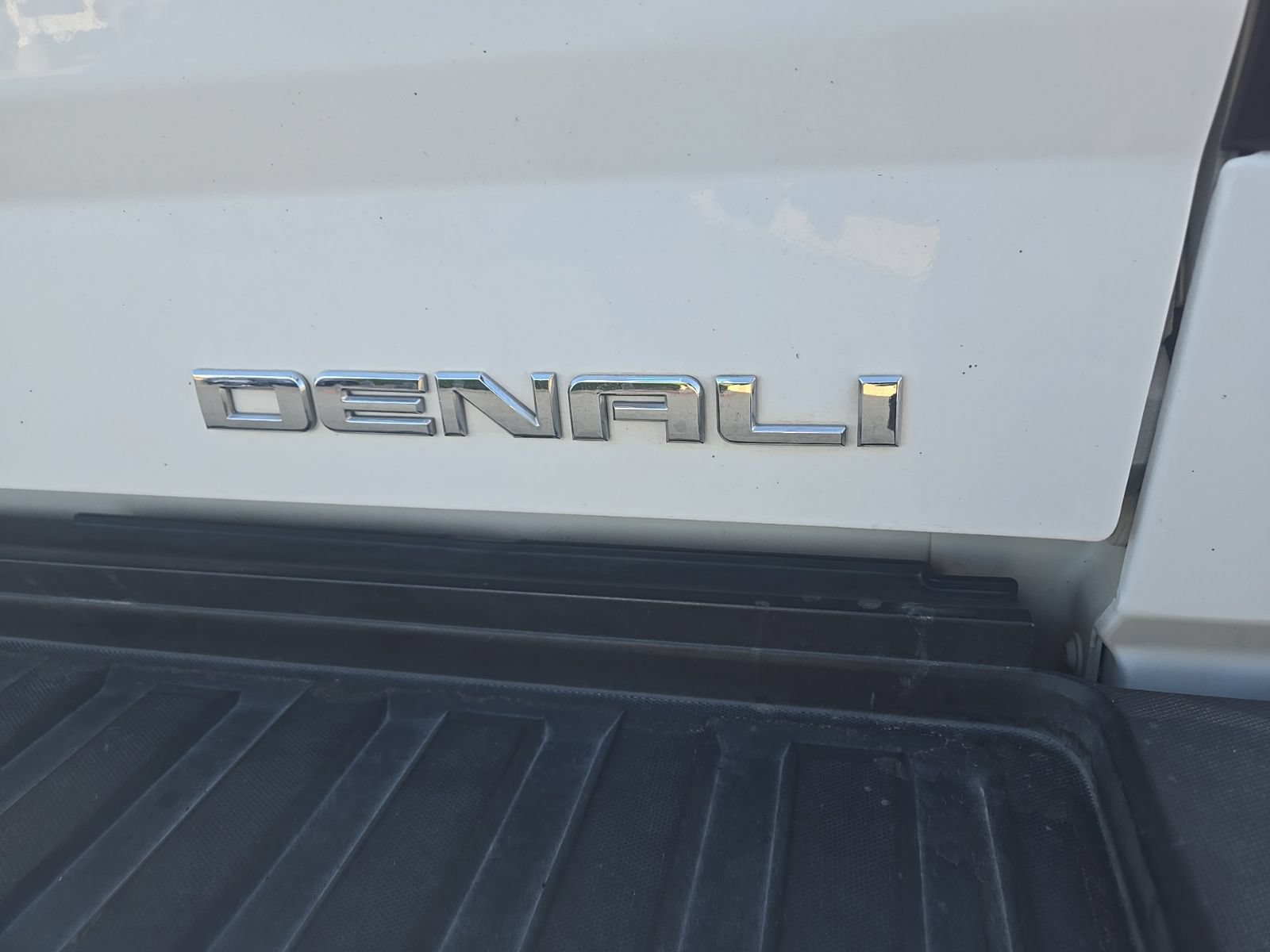 Used 2016 GMC Sierra 3500 Denali w/ Duramax Plus Package AWD/4WD image 23