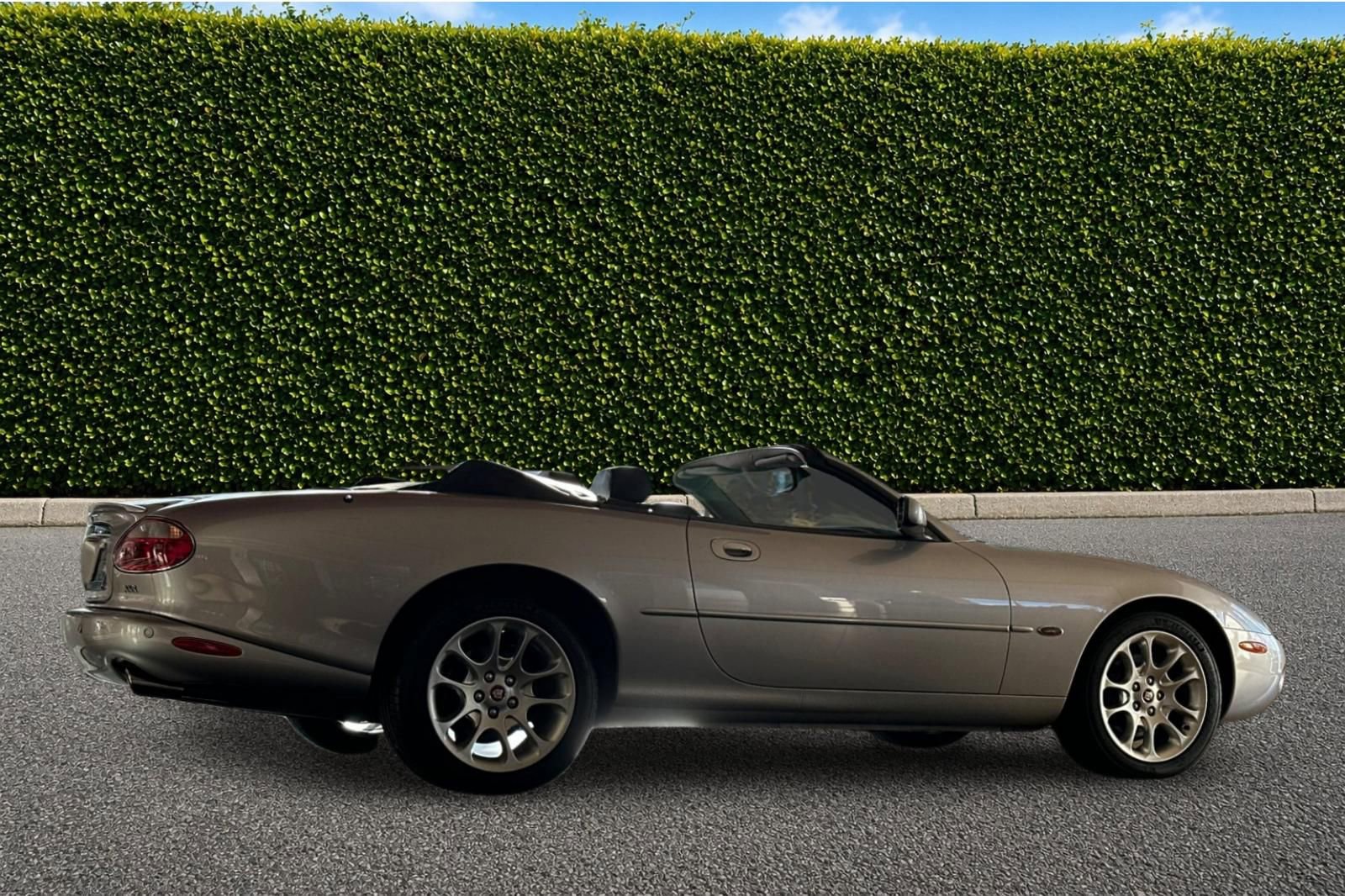 Used 2002 Jaguar XK8 Convertible RWD image 3