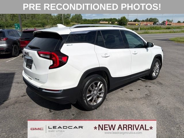 Used 2022 GMC Terrain SLT w/ LPO, Floor Liner Package AWD/4WD image 5