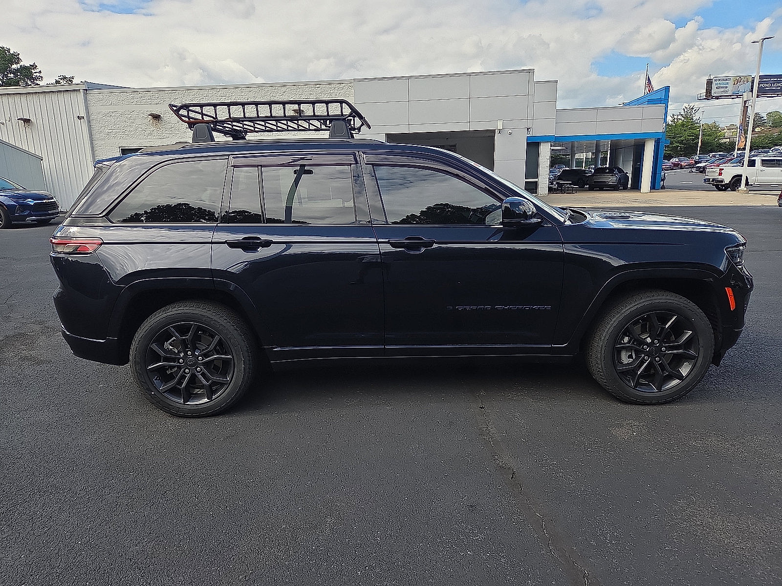 Used 2023 Jeep Grand Cherokee 30th Anniversary AWD/4WD image 2