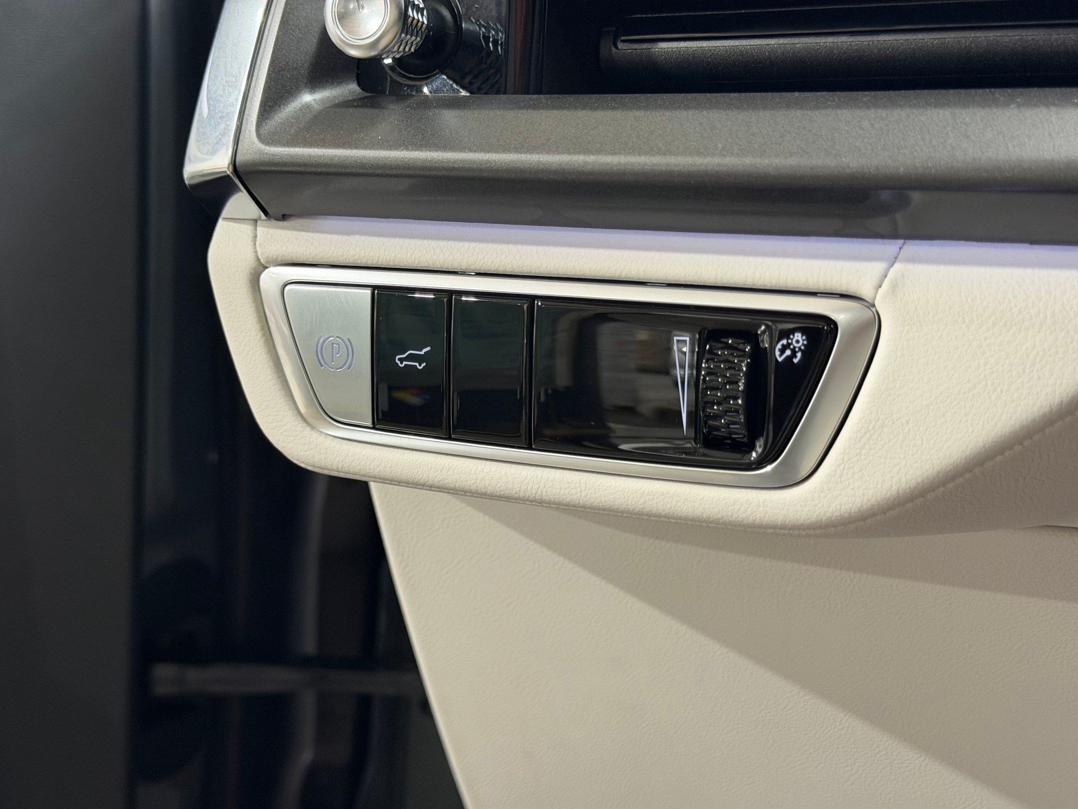 New 2026 Cadillac Vistiq Sport AWD/4WD image 29