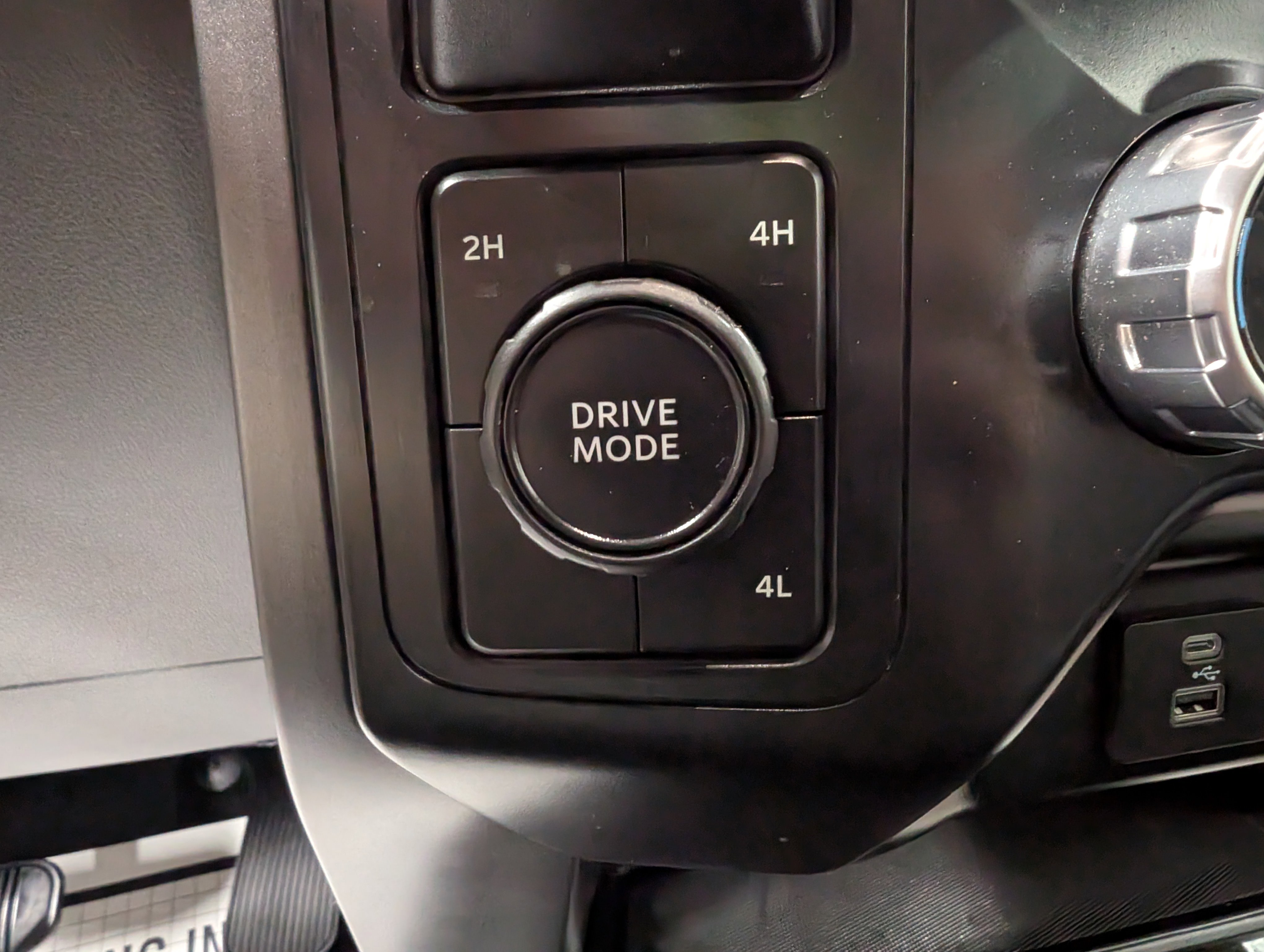 Used 2022 Ford F150 XLT w/ Equipment Group 302A High image 17