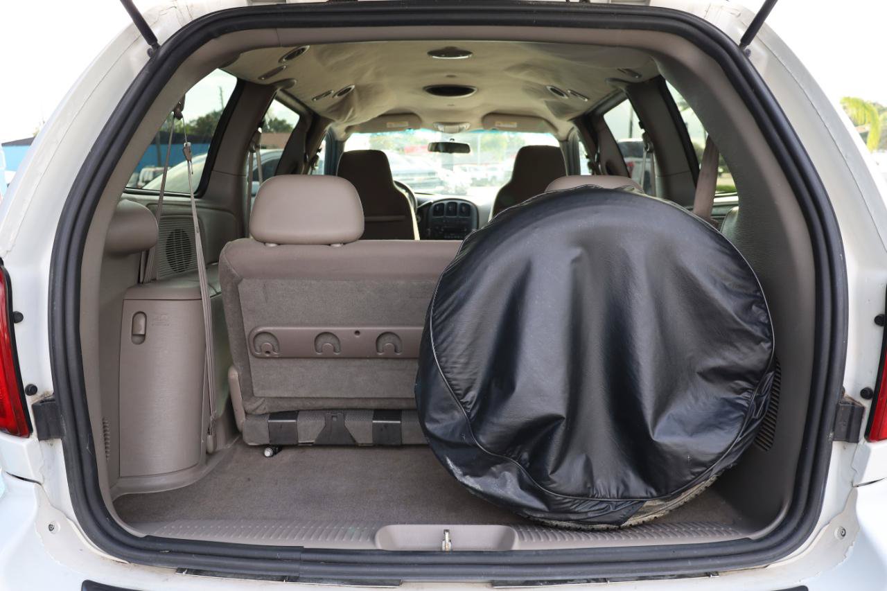 Used 2003 Dodge Grand Caravan SE FWD image 13