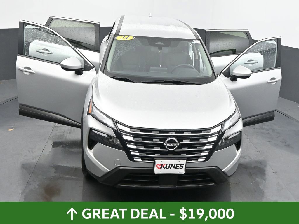 Used 2024 Nissan Rogue SV image 63