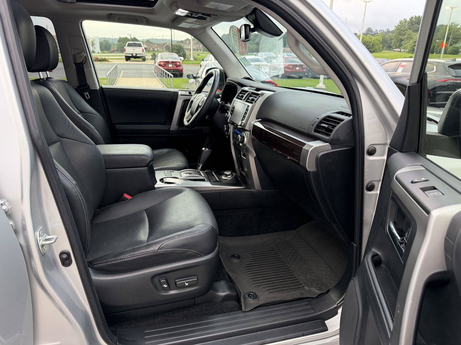 Certified 2022 Toyota 4Runner Limited AWD/4WD image 11
