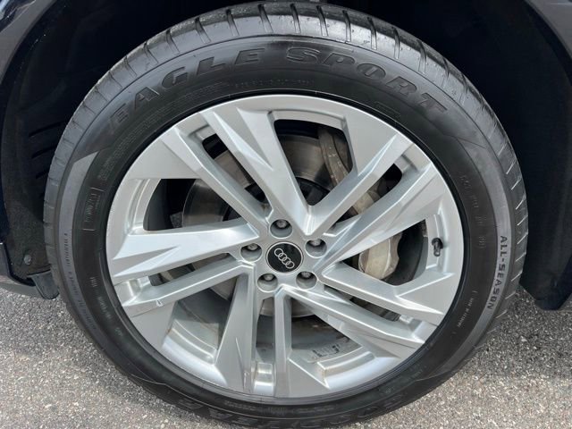 Used 2021 Audi Q7 3.0T Premium w/ Convenience Package image 19
