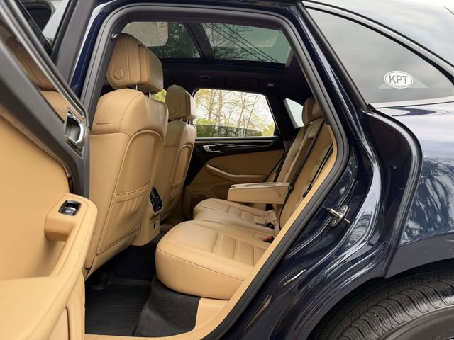 Used 2018 Porsche Macan GTS AWD/4WD image 19