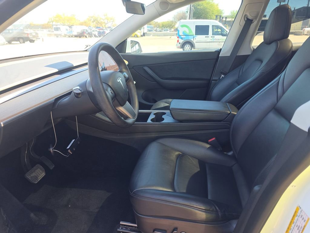 Used 2022 Tesla Model Y Long Range image 3