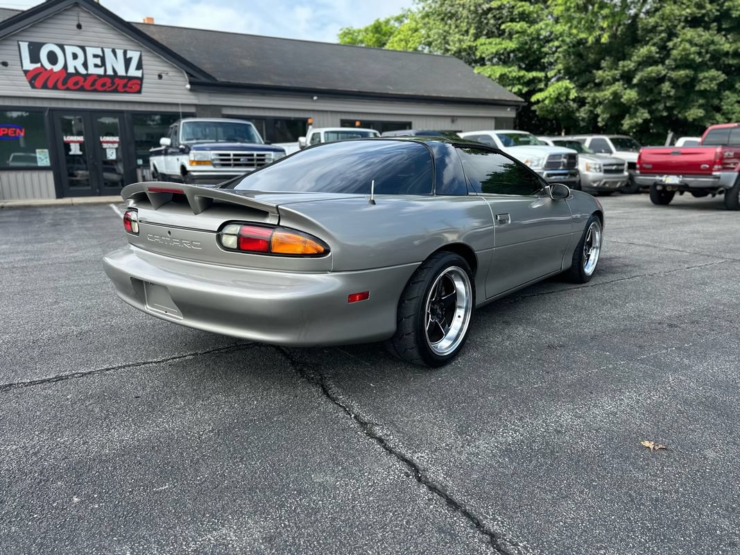 Used 2001 Chevrolet Camaro Z28 w/ SS Performance/Appearance Pkg RWD image 4