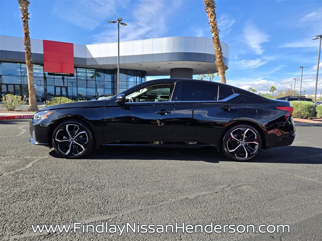 Used 2024 Nissan Altima 2.5 SR image 3