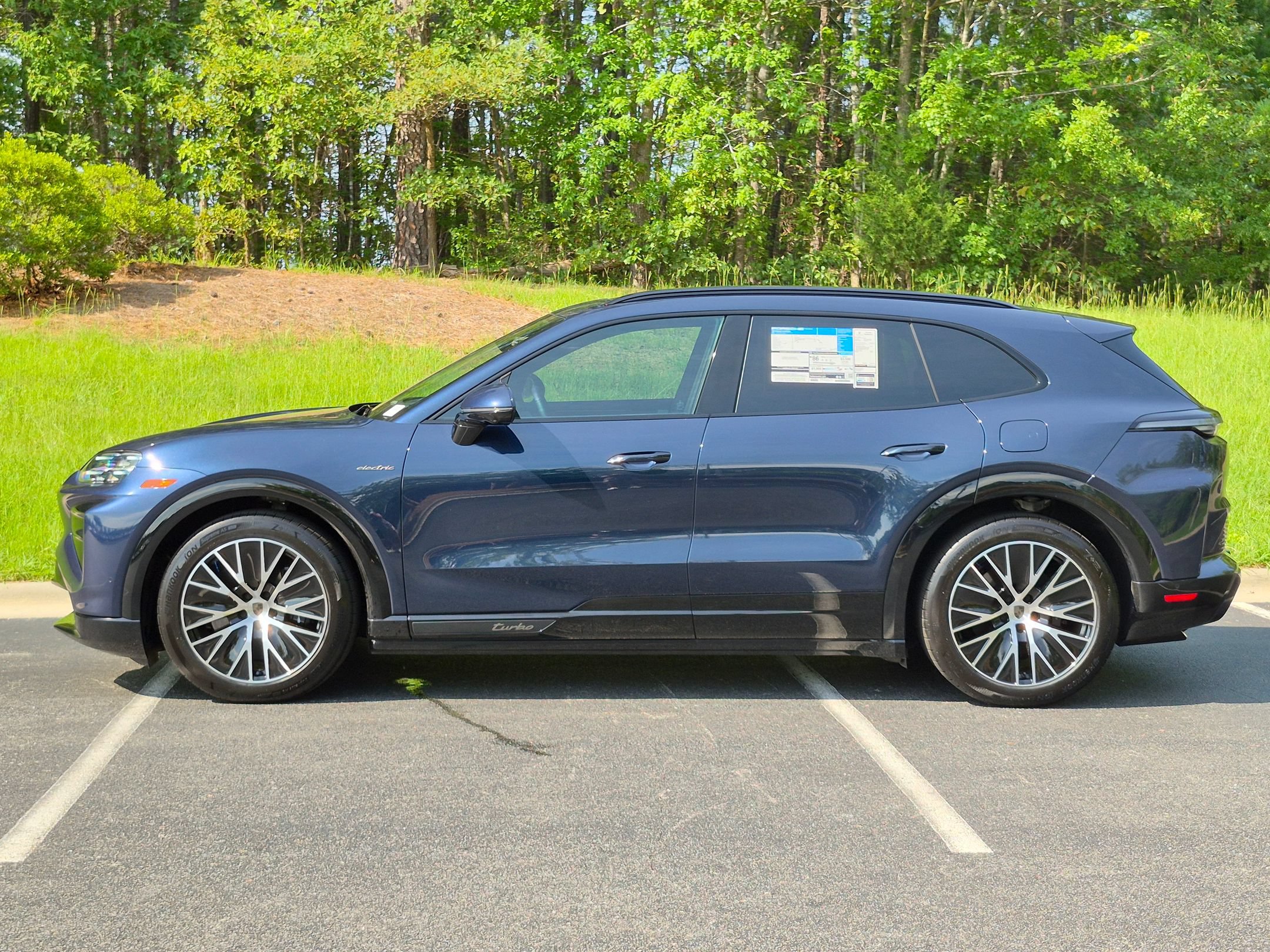 New 2026 Porsche Cayenne Turbo Electric AWD/4WD image 2