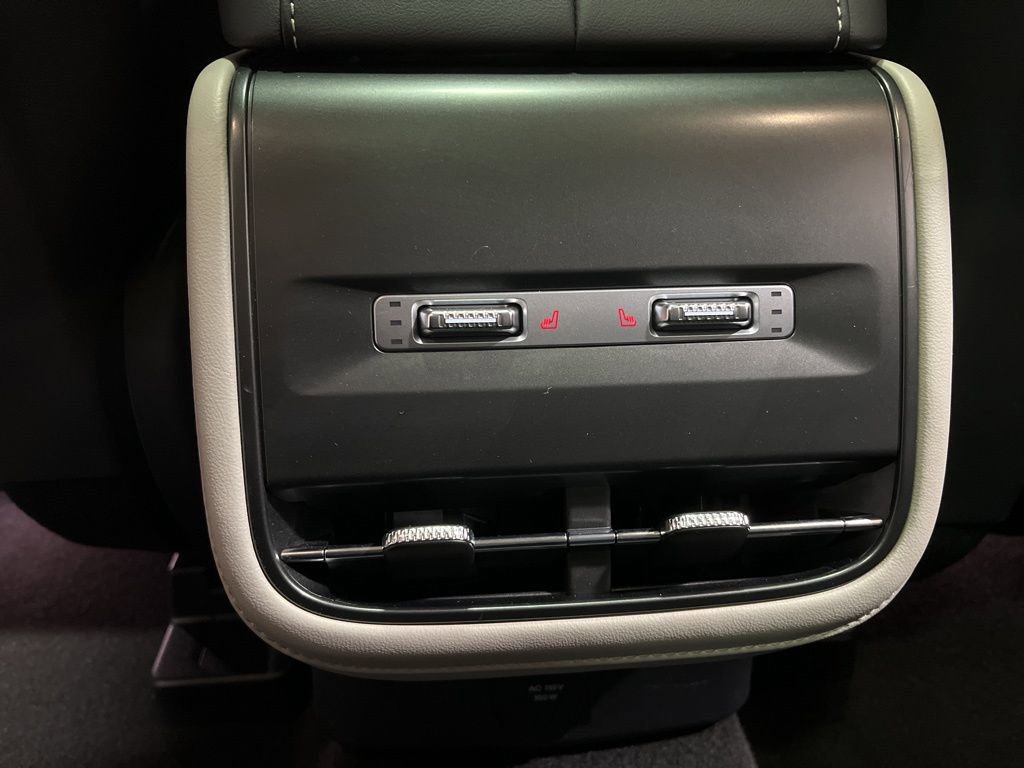 Used 2025 Lincoln Nautilus Reserve image 15