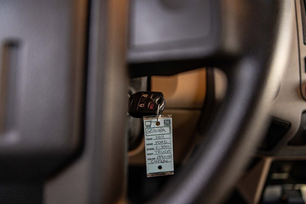Used 2011 Ford F350 XLT w/ Camper Pkg image 22