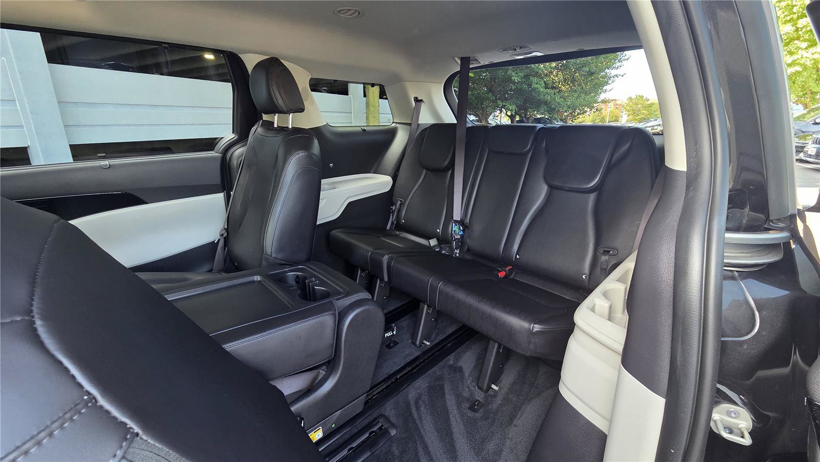 Certified 2024 Kia Carnival EX FWD image 29