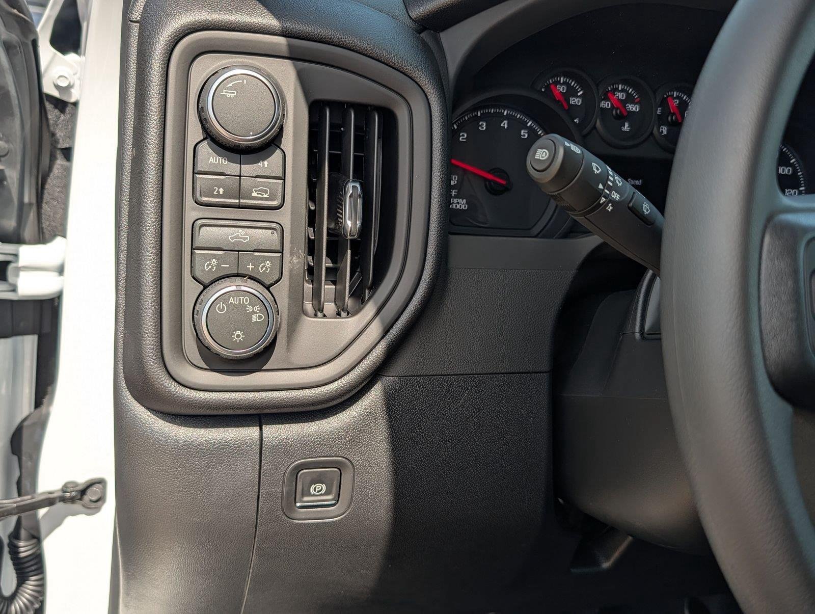 New 2026 Chevrolet Silverado 1500 W/T w/ WT Value Package AWD/4WD image 15