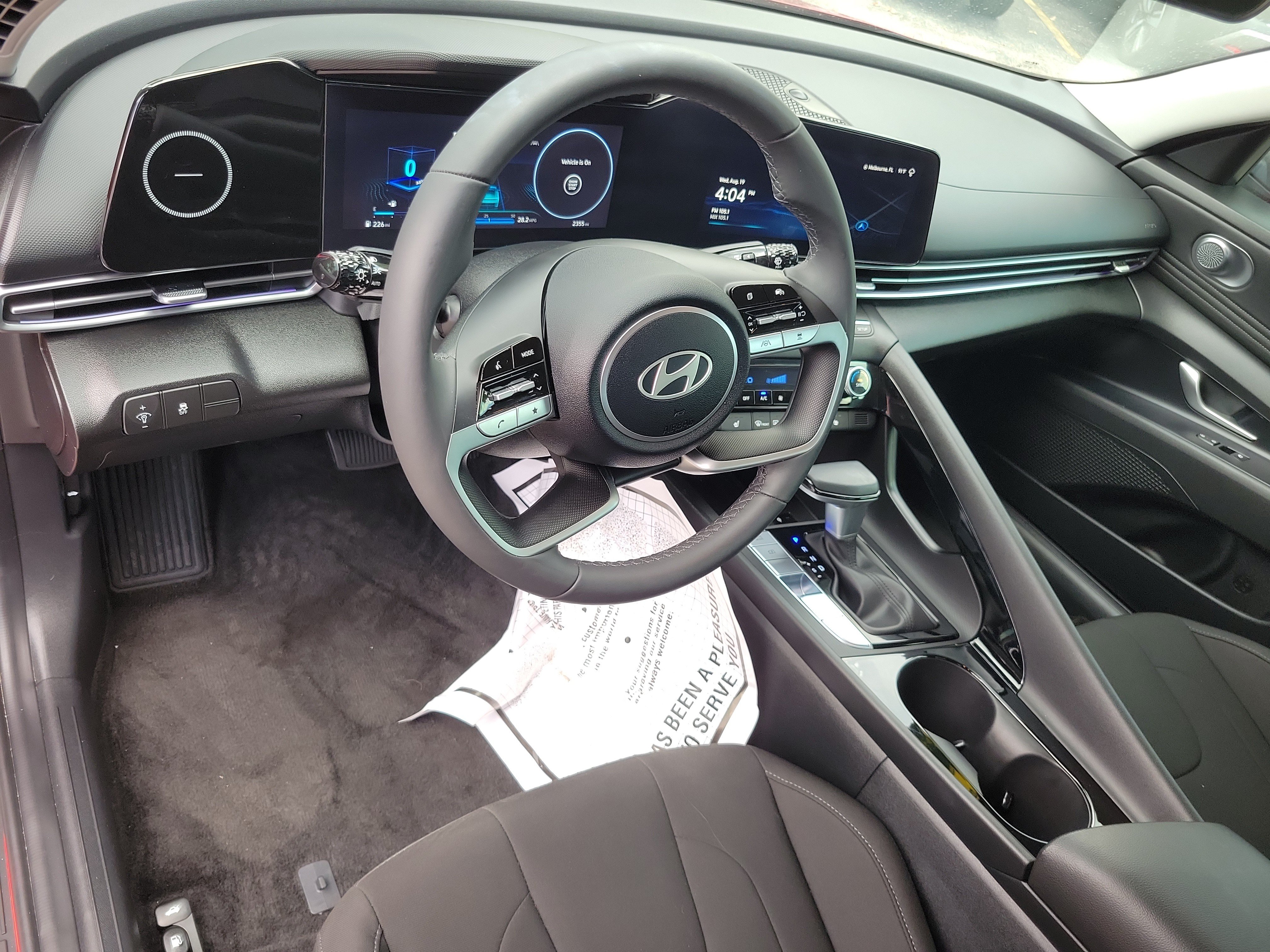 Used 2025 Hyundai Elantra SEL FWD image 12