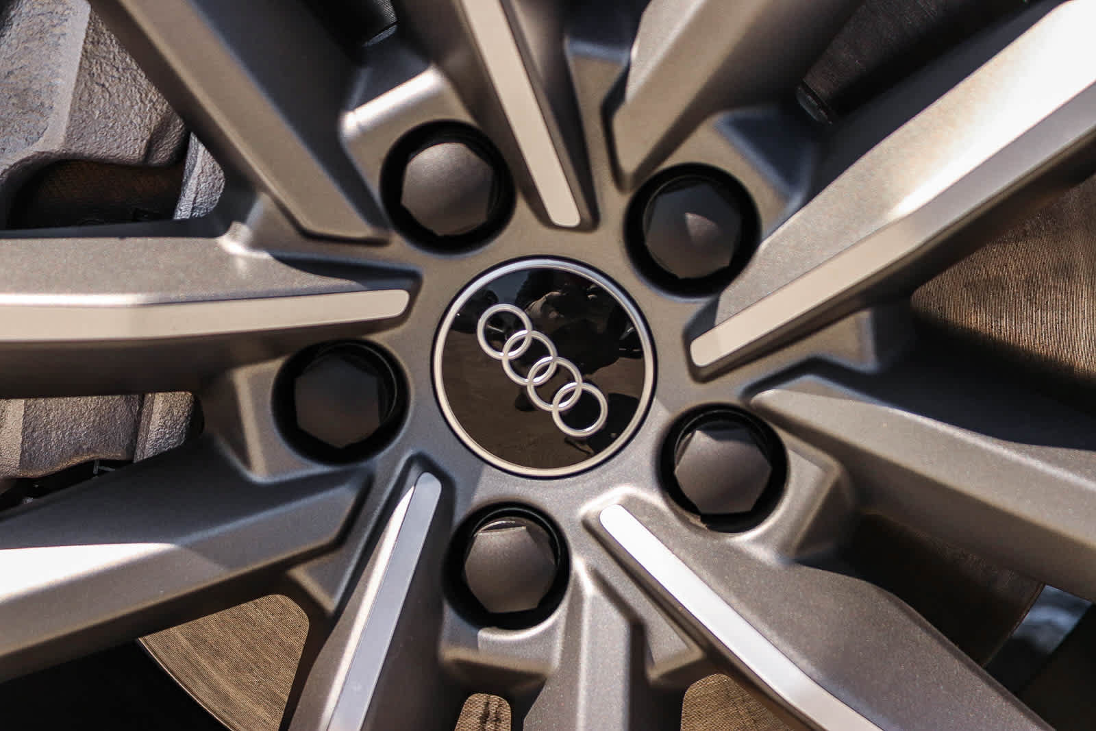 Used 2025 Audi Q3 2.0T Premium w/ Convenience Package AWD/4WD image 15