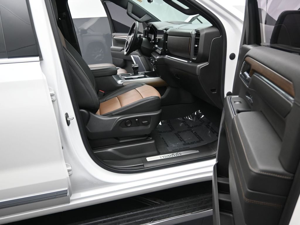 Used 2023 Chevrolet Silverado 1500 High Country w/ High Country Premium Package image 14