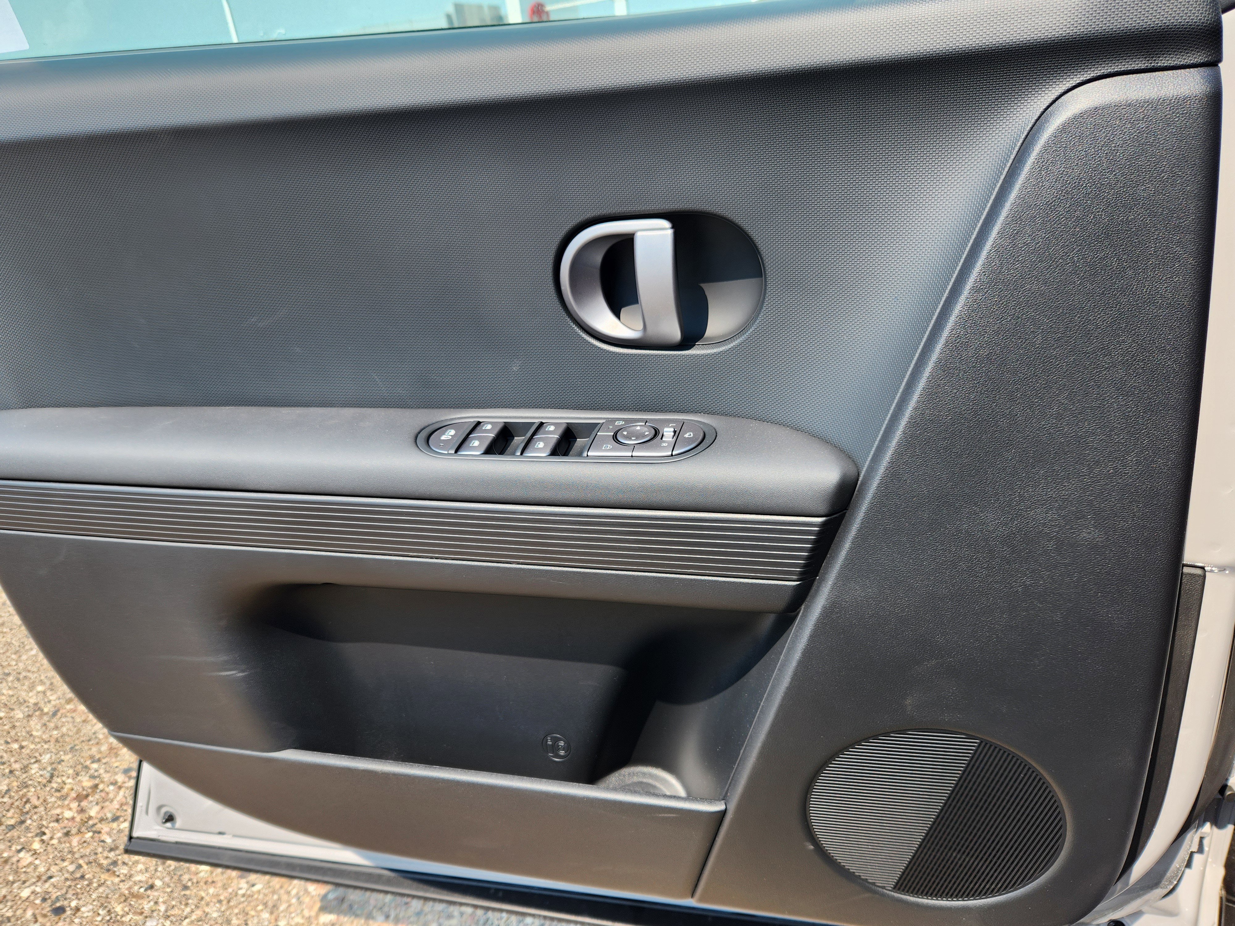 New 2025 Hyundai Ioniq 5 SEL image 6