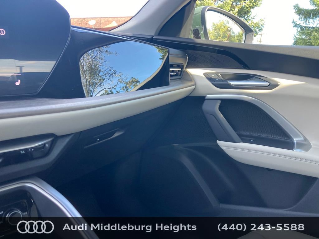 Used 2025 Audi Q5 Premium w/ Convenience Package image 38