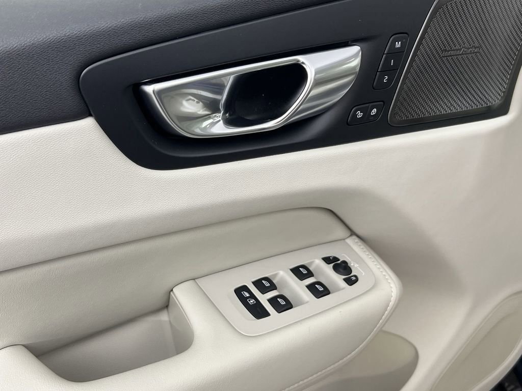 New 2026 Volvo XC60 T8 Ultra w/ Protection Package Premier image 13
