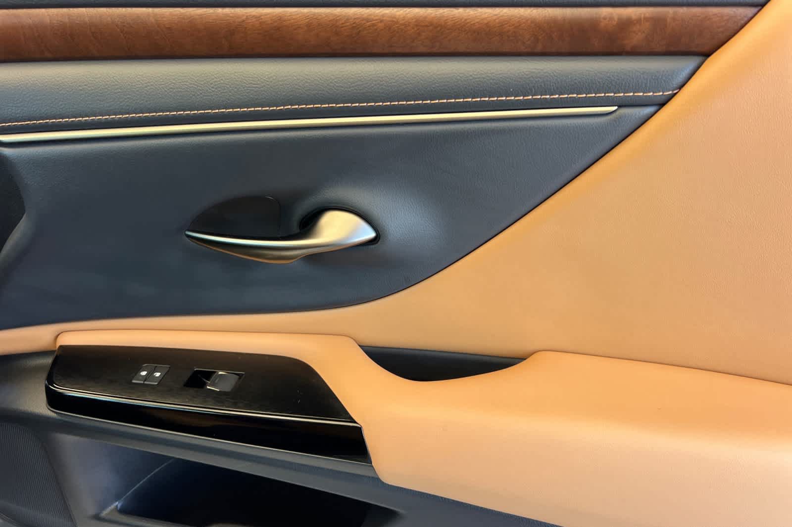 Certified 2023 Lexus ES 350 w/ Premium Package FWD image 18