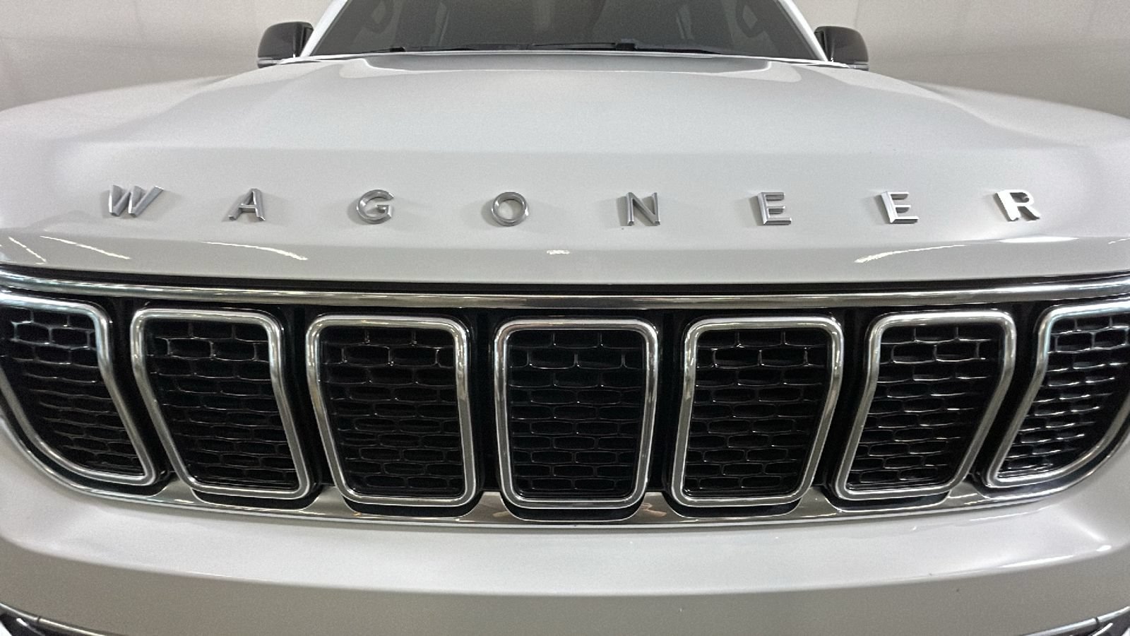 Used 2023 Jeep Wagoneer L Series II AWD/4WD image 9