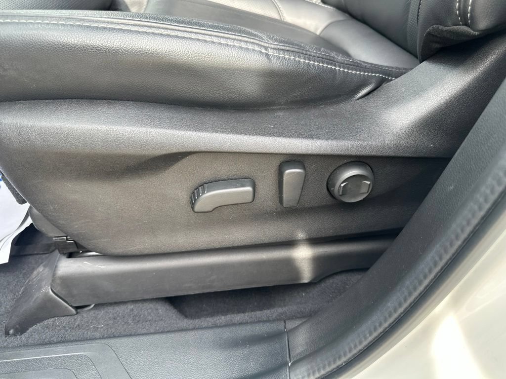 Used 2022 Subaru Ascent Limited AWD/4WD image 18