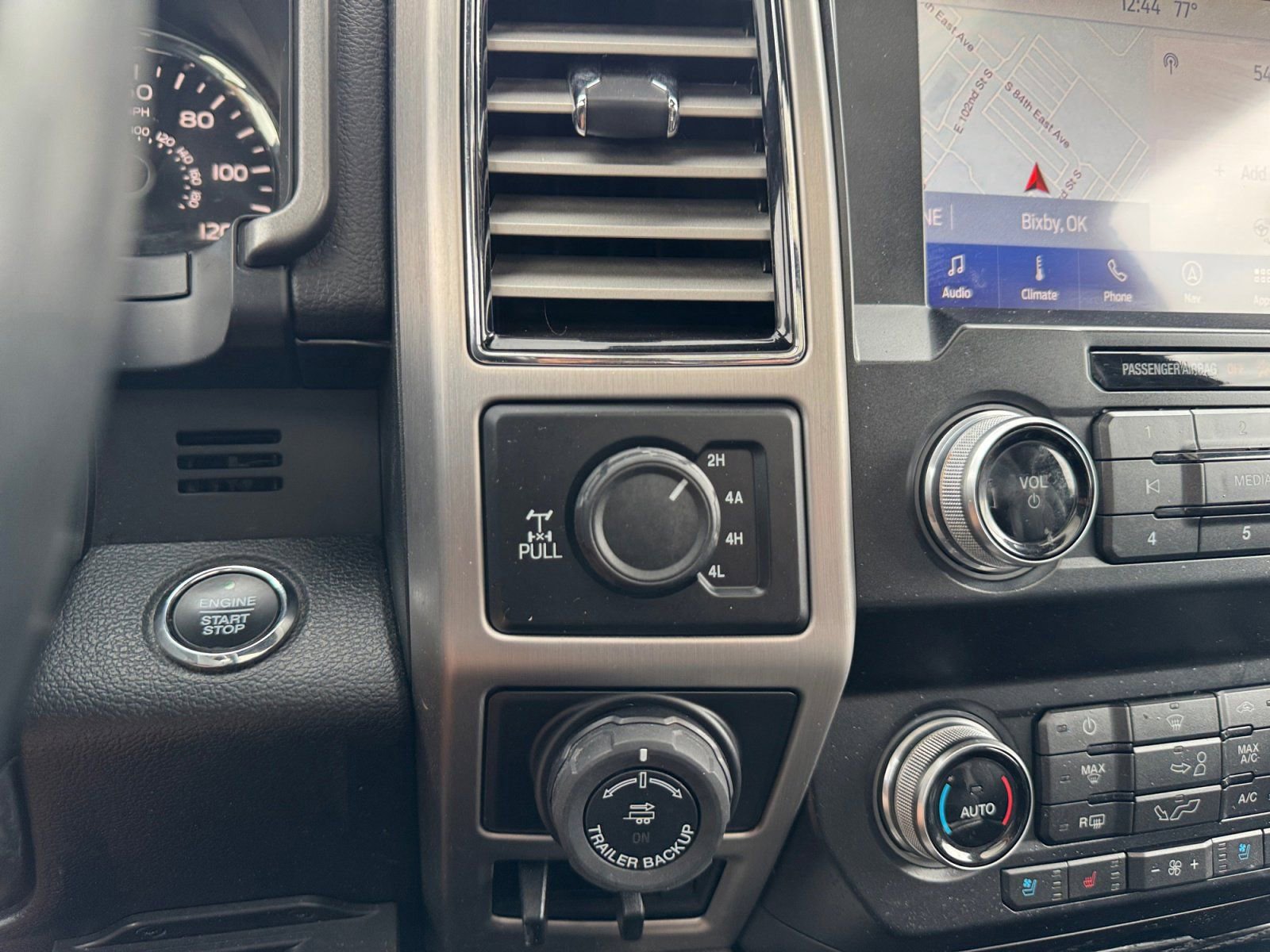 Used 2019 Ford F150 Platinum w/ Equipment Group 701A Luxury image 26