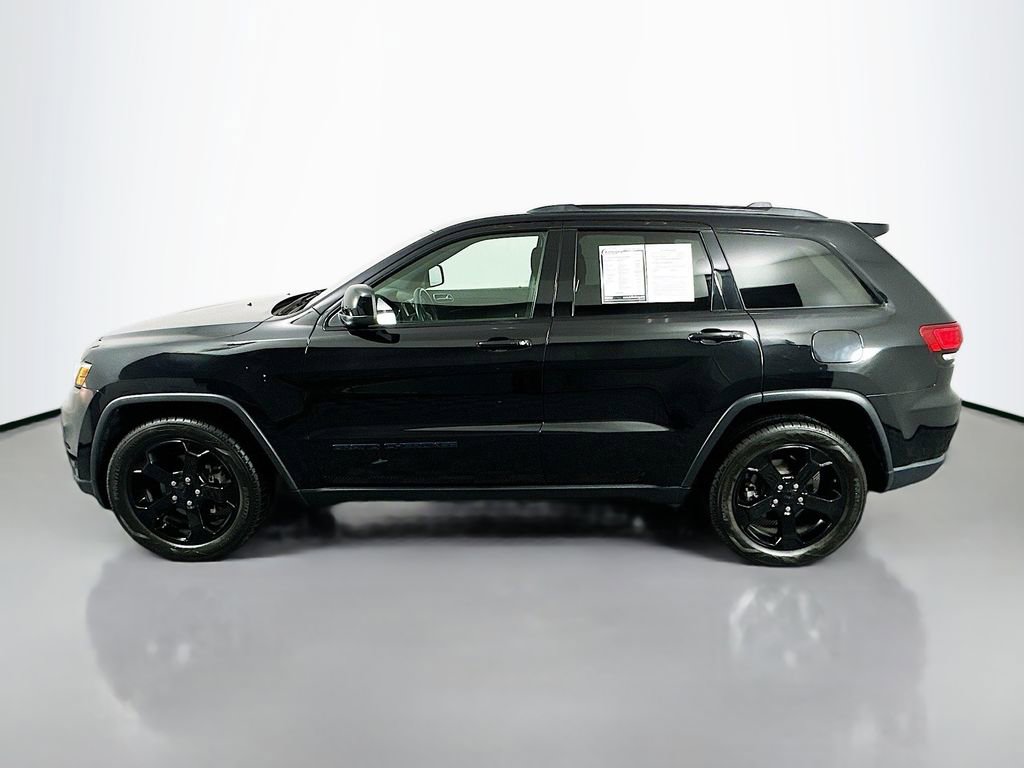 Used 2019 Jeep Grand Cherokee Laredo image 4