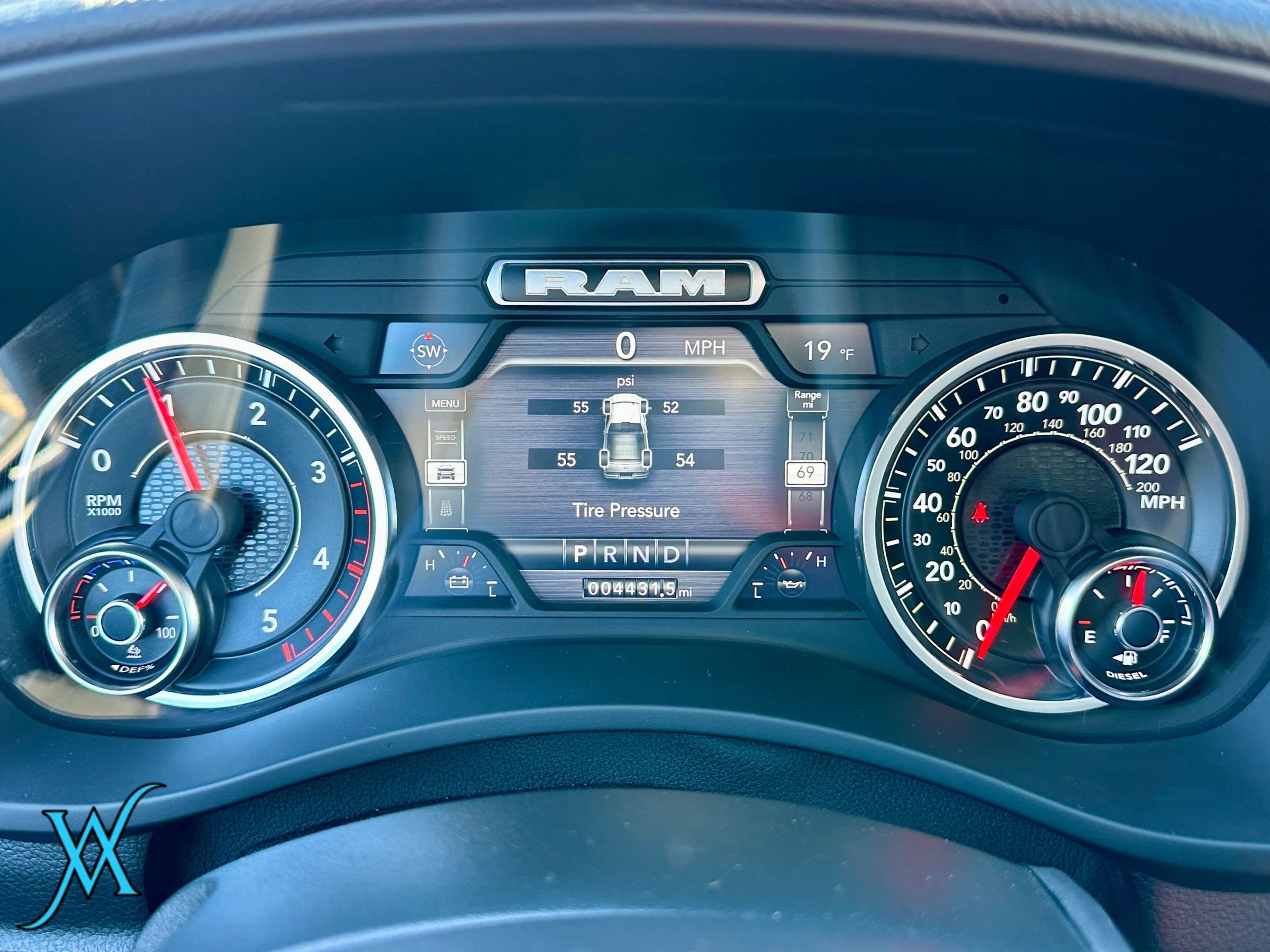 Used 2024 RAM 2500 Laramie AWD/4WD image 35