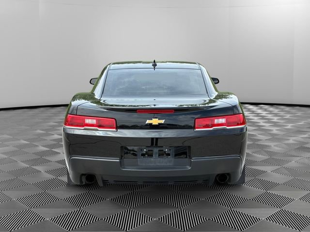 Used 2015 Chevrolet Camaro LS RWD image 4