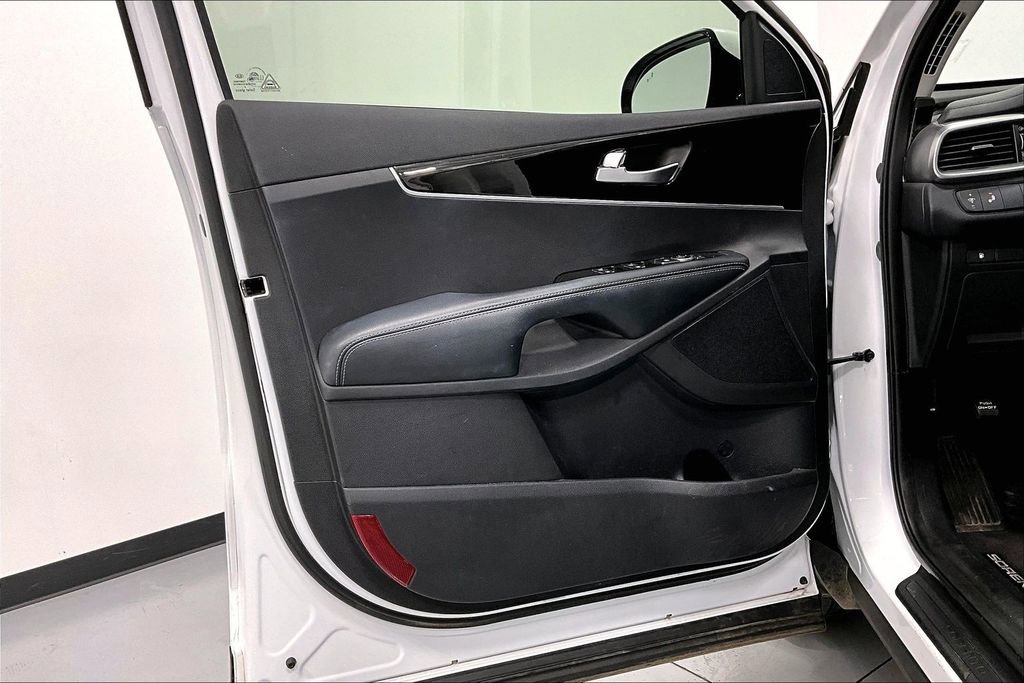Used 2019 Kia Sorento LX image 20