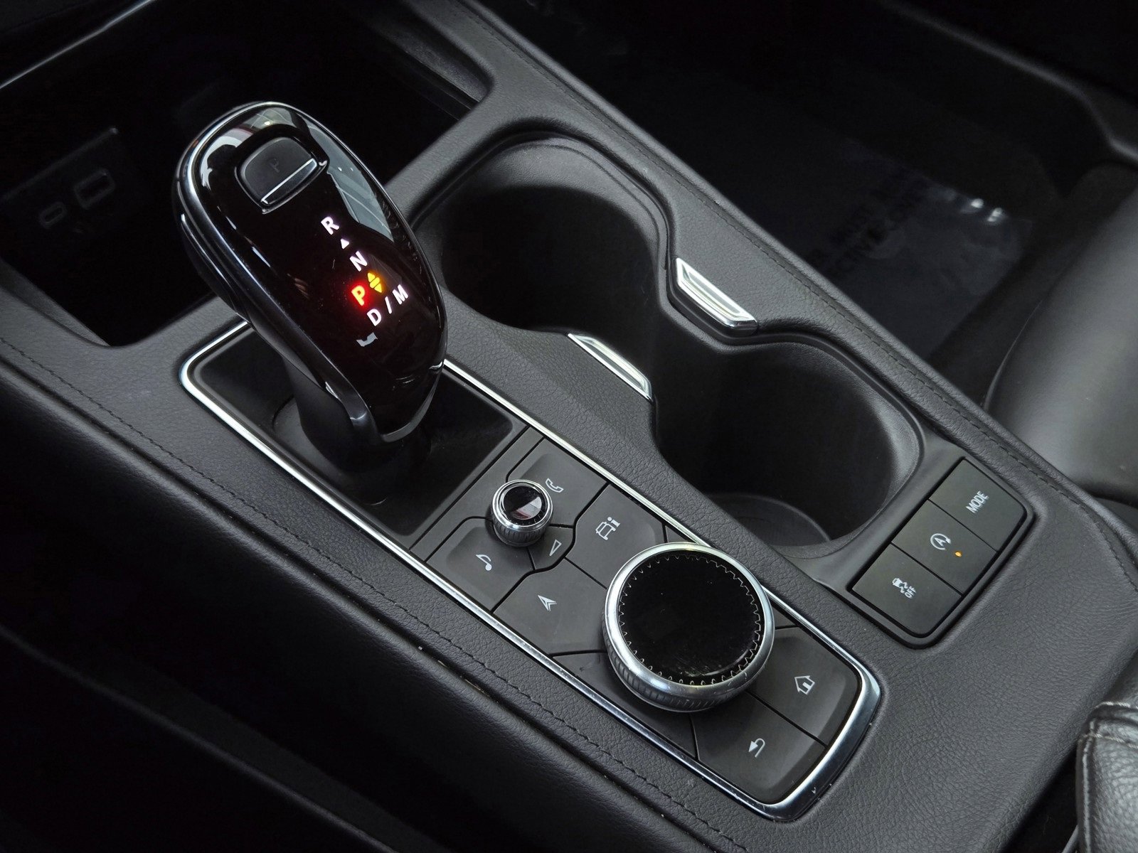 Used 2024 Cadillac XT4 Premium Luxury image 18