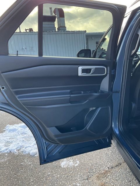 Used 2020 Ford Explorer XLT w/ Equipment Group 202A image 14