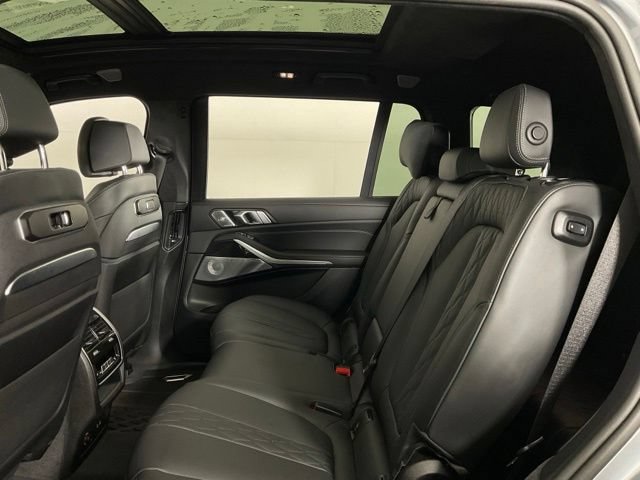 Certified 2025 BMW X7 M60i AWD/4WD image 36