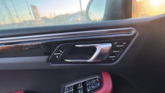 Used 2018 Porsche Macan GTS image 10