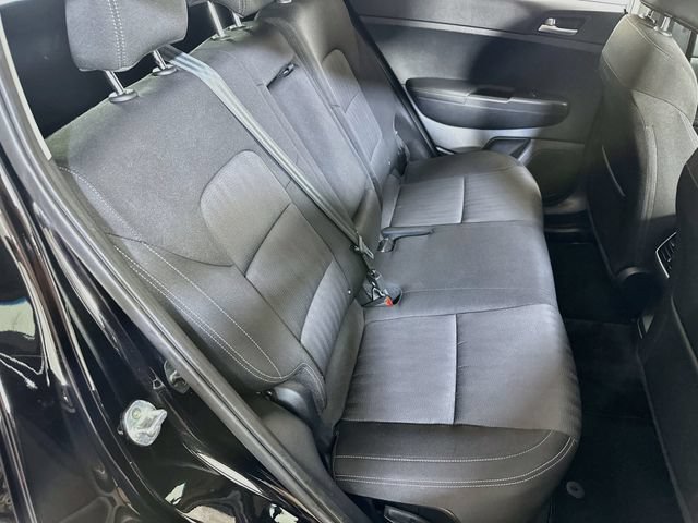Used 2021 Kia Sportage LX FWD image 12